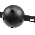 Bandage en cuir noir et doux avec une boule de silicone souple Ball Sex Game Tool Ball Gag